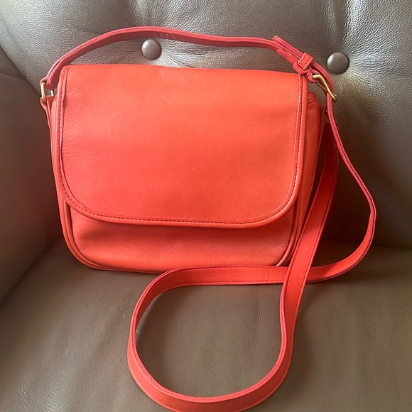 Vintage Coach Red Tailored Pouch # 4110 LightWeights Collection no hangtag - Picture 1 of 16